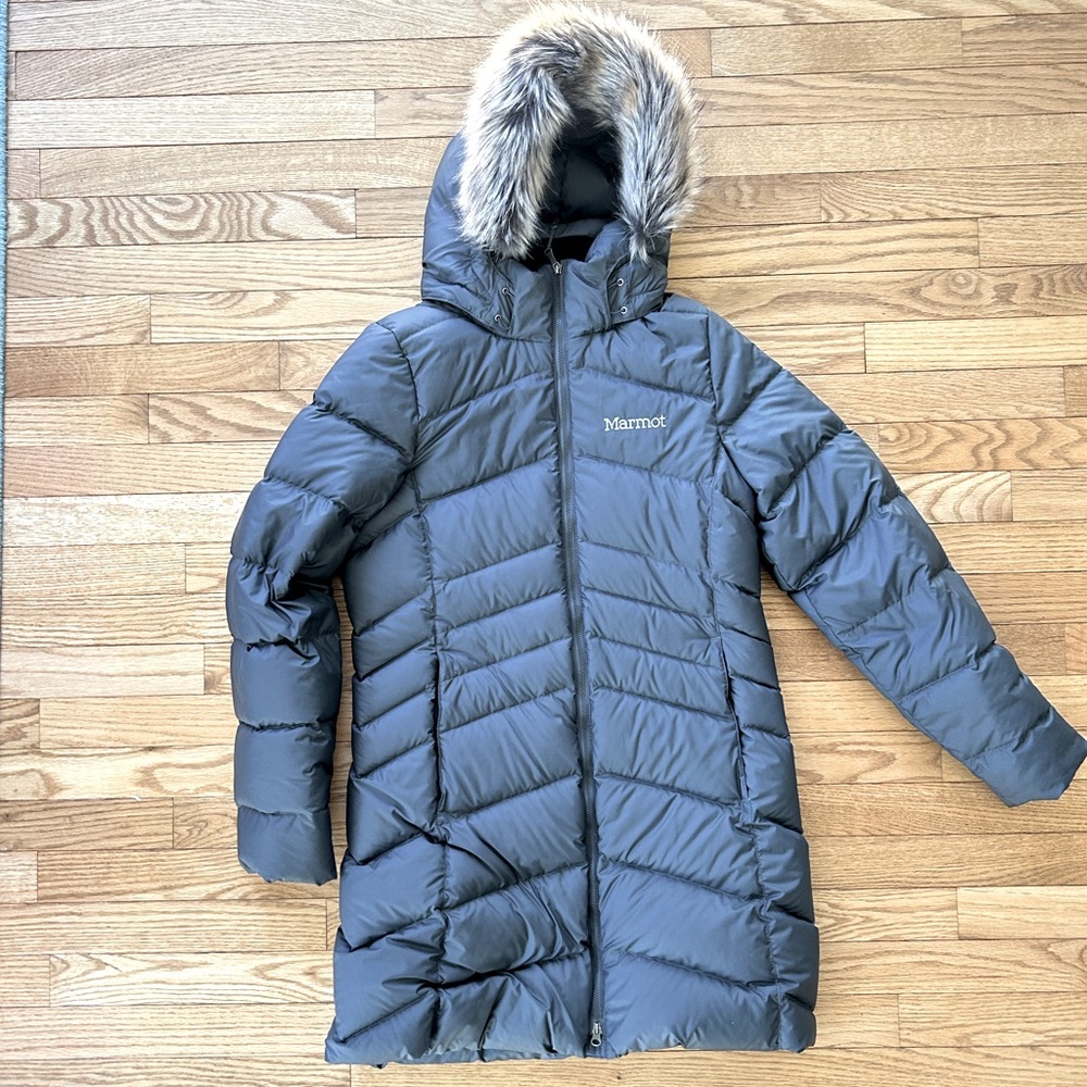 Marmot down coat. Size M